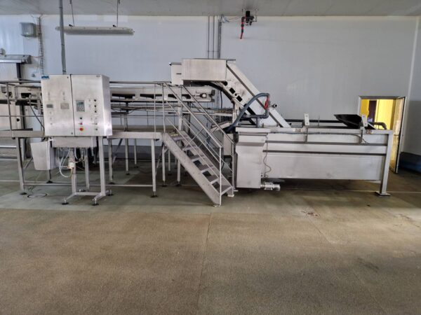 bulk feeder with  conveyor