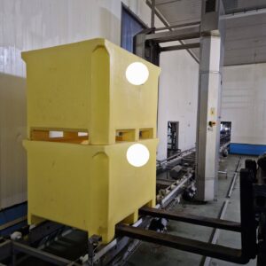 stacking machine for tubs